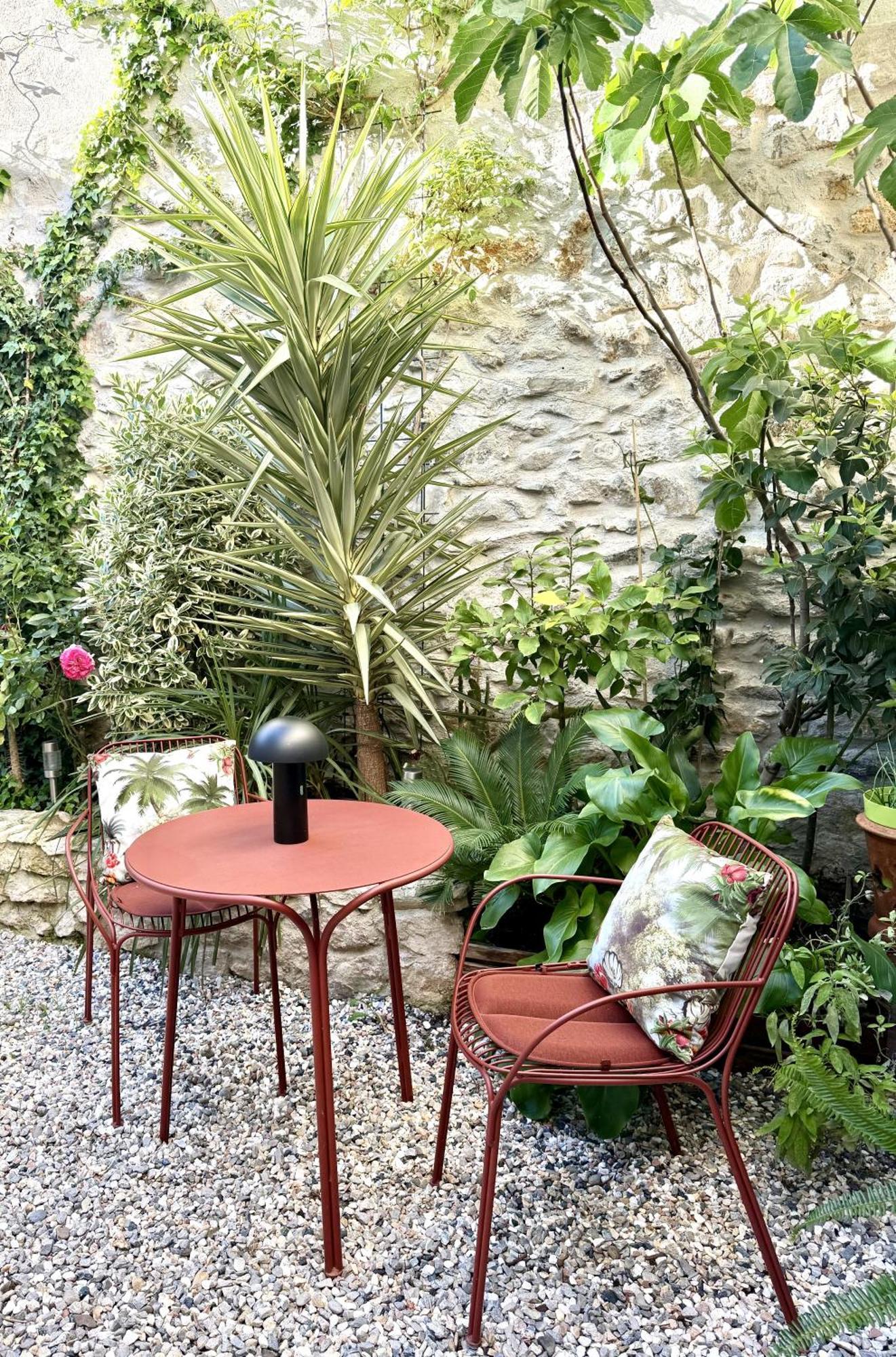 Bed and Breakfast L'Oiseau Bleu Peacock Roubia Exterior foto